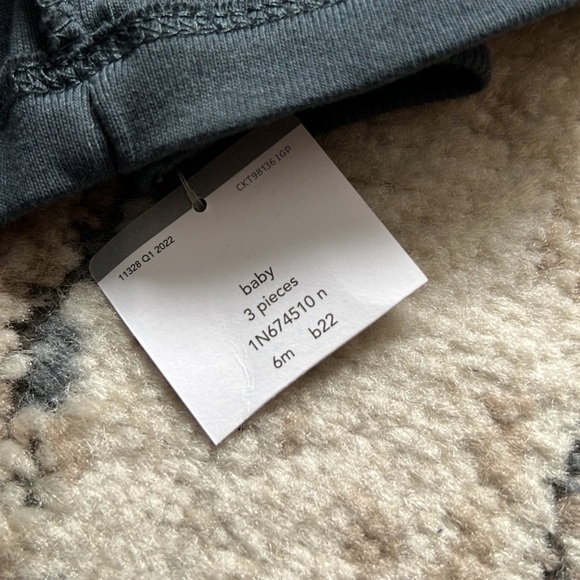 SOLD 6M Carter's 3 Piece Set - Picture 4 of 5